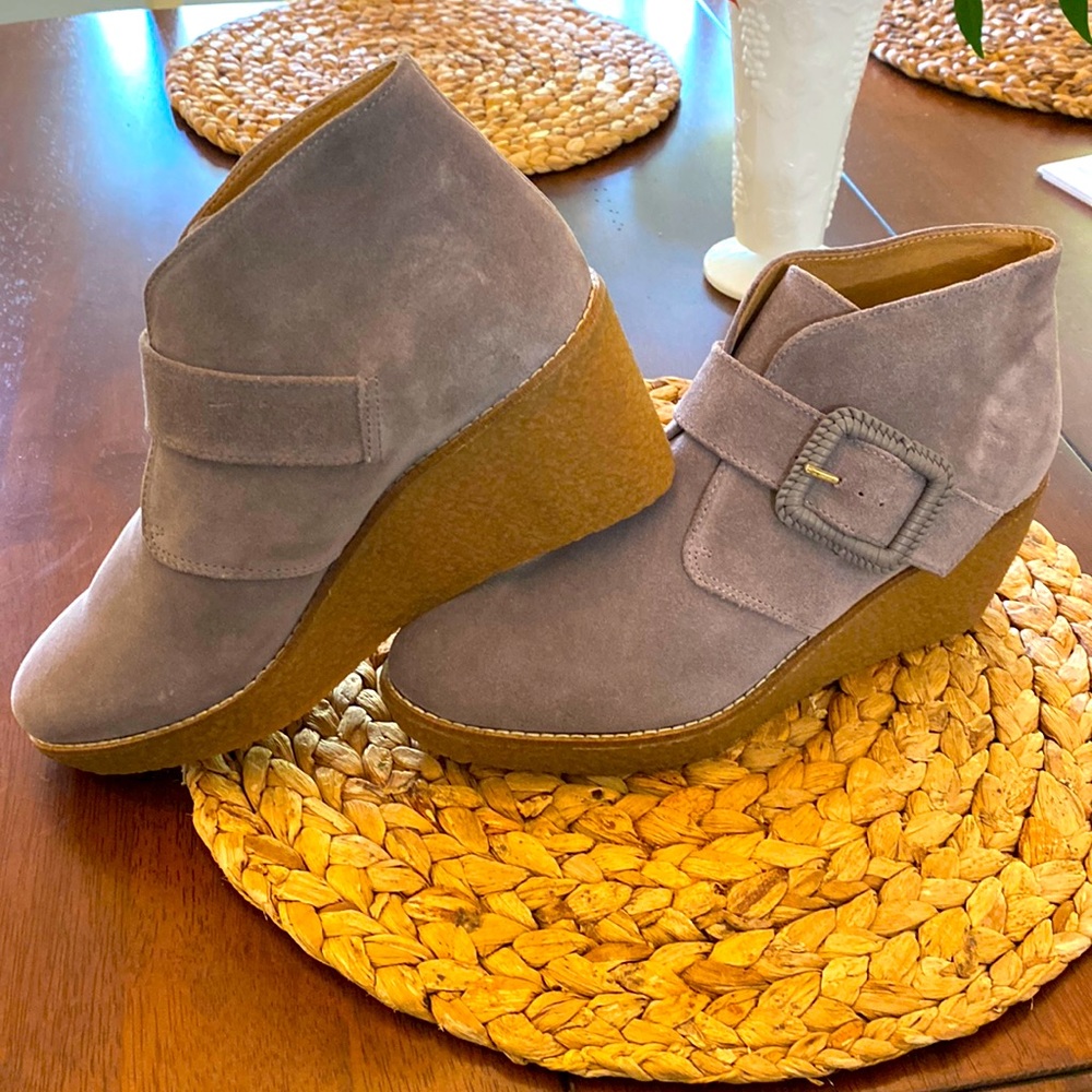 Jack Rogers suede booties